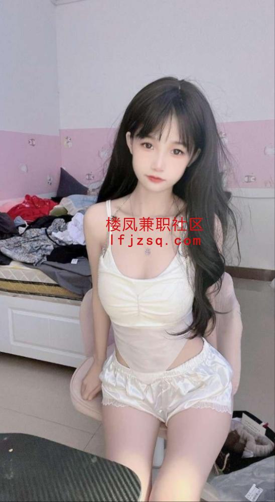 身材颜值超好的巨乳学生萝莉刚破处下海