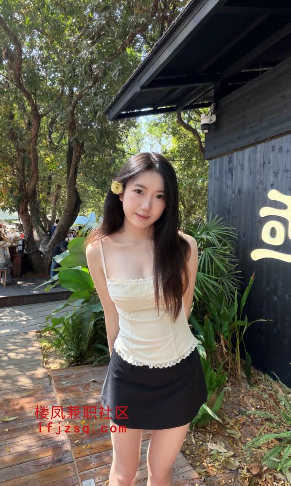 迷离勾人樱桃小嘴