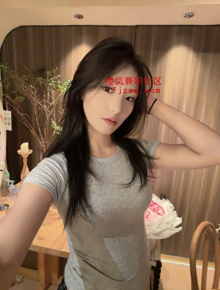极品骚穴身材S嫩逼夹的好紧