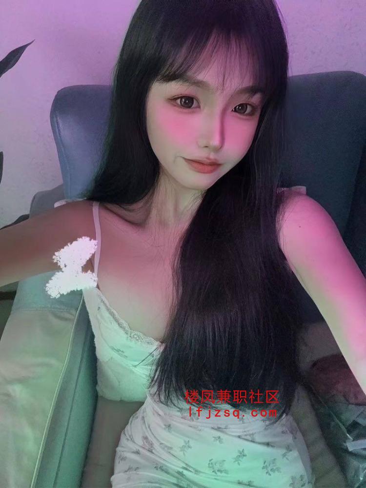 全身雪白妹子个人有公寓