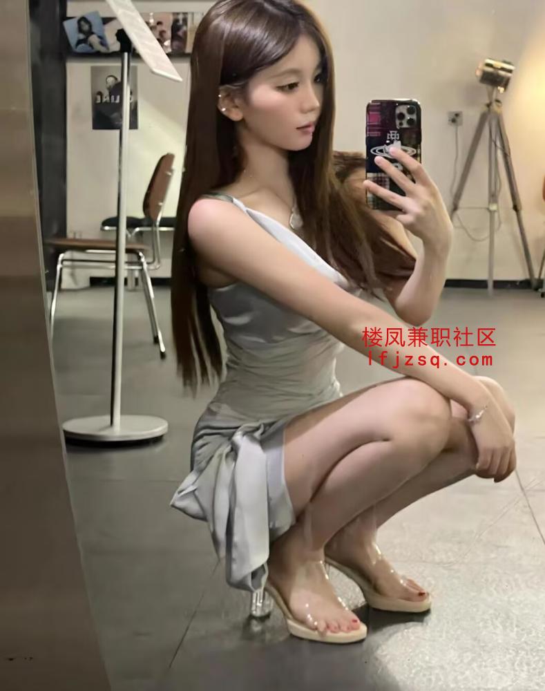 实惠身体敏感骚妹橙橙丝足