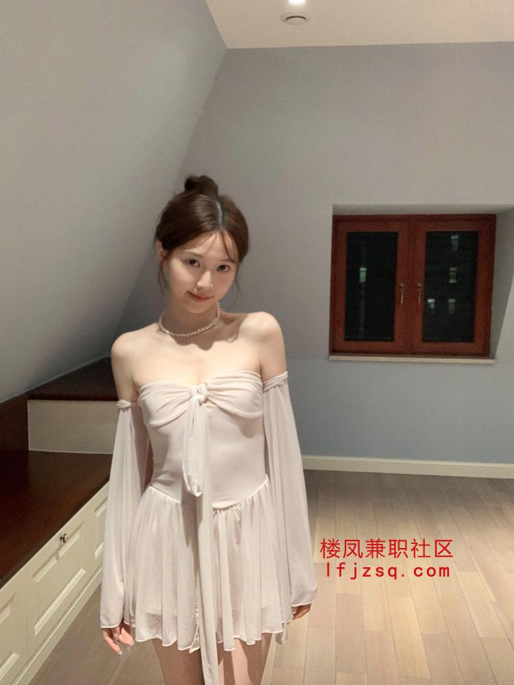 肌肤嫩滑活好的小美女