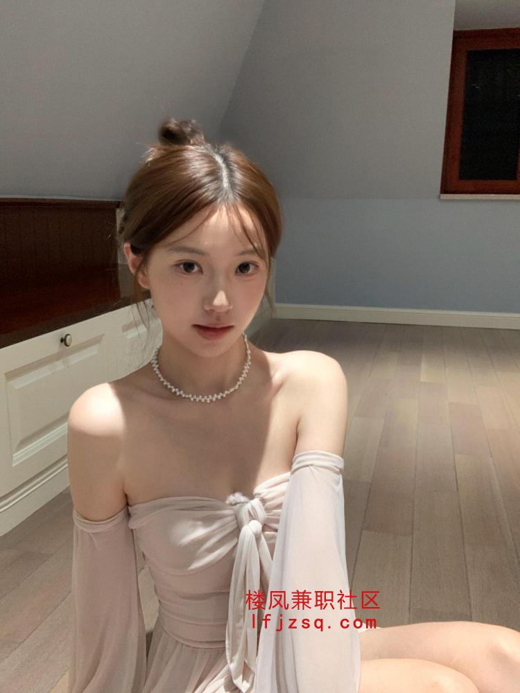肌肤嫩滑活好的小美女