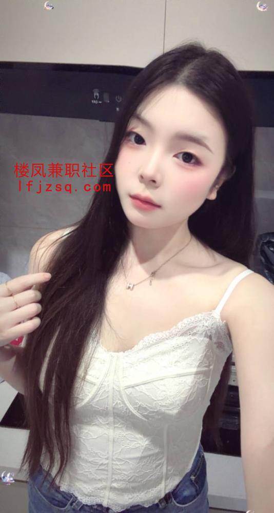 伍家岗区妹妹温润的小穴娇俏可人的身材