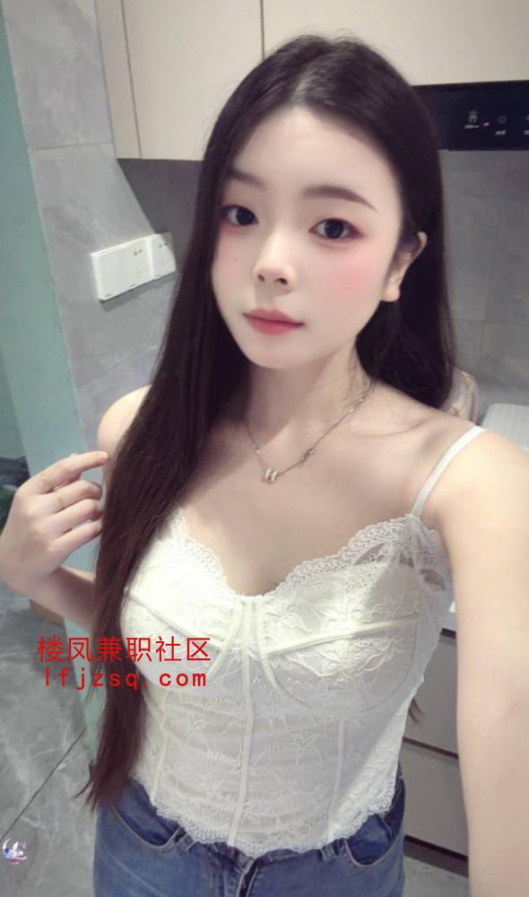 伍家岗区妹妹温润的小穴娇俏可人的身材