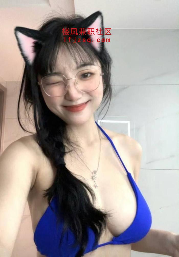 台州05后小妹下海兼职，粉嫩多汁前凸后翘蜜桃臀