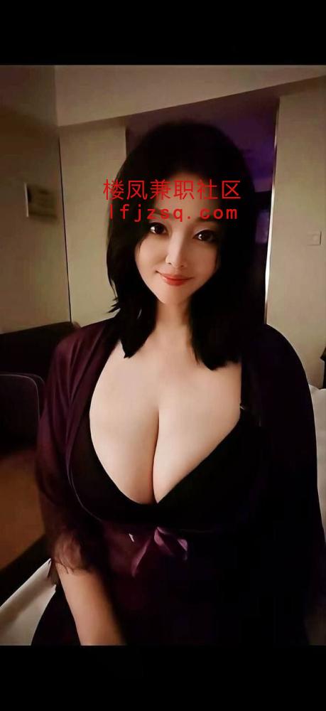 水多大胸少妇