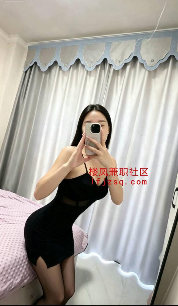 重庆市清纯学生妹下海兼职粉嫩鲍超多汁
