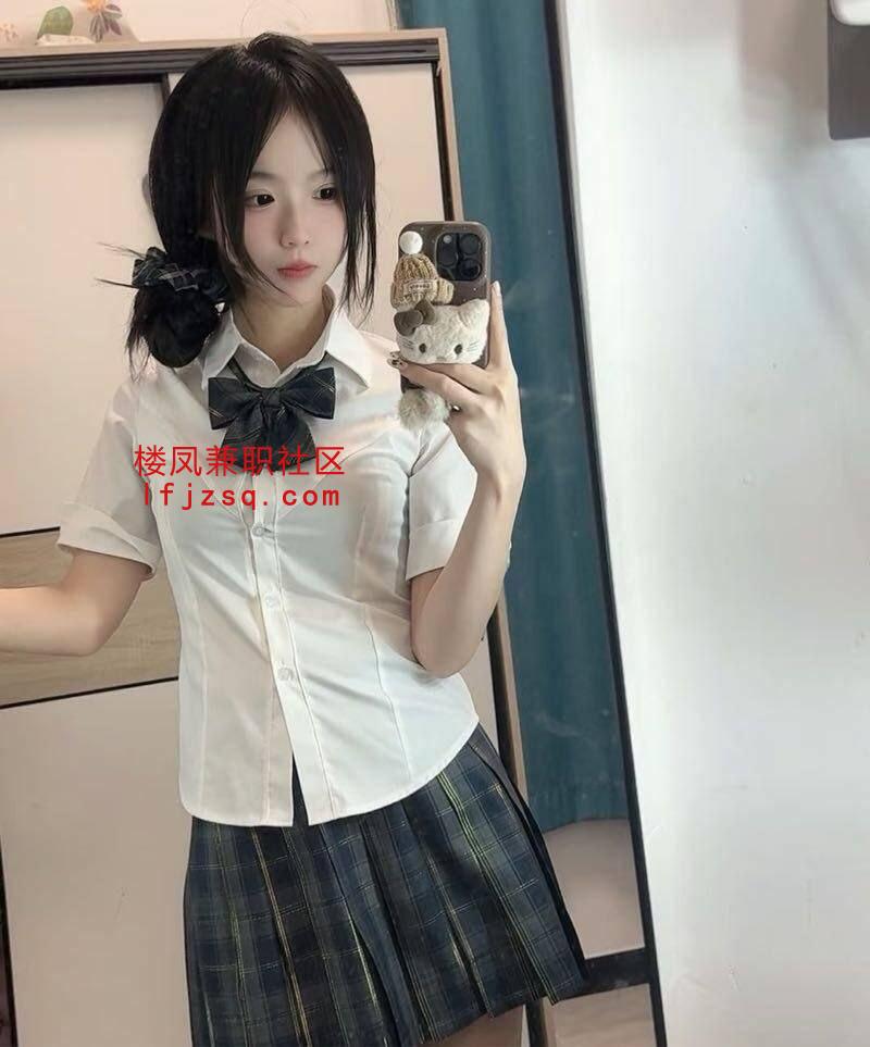 昆明A4腰蜜桃臀小曦
