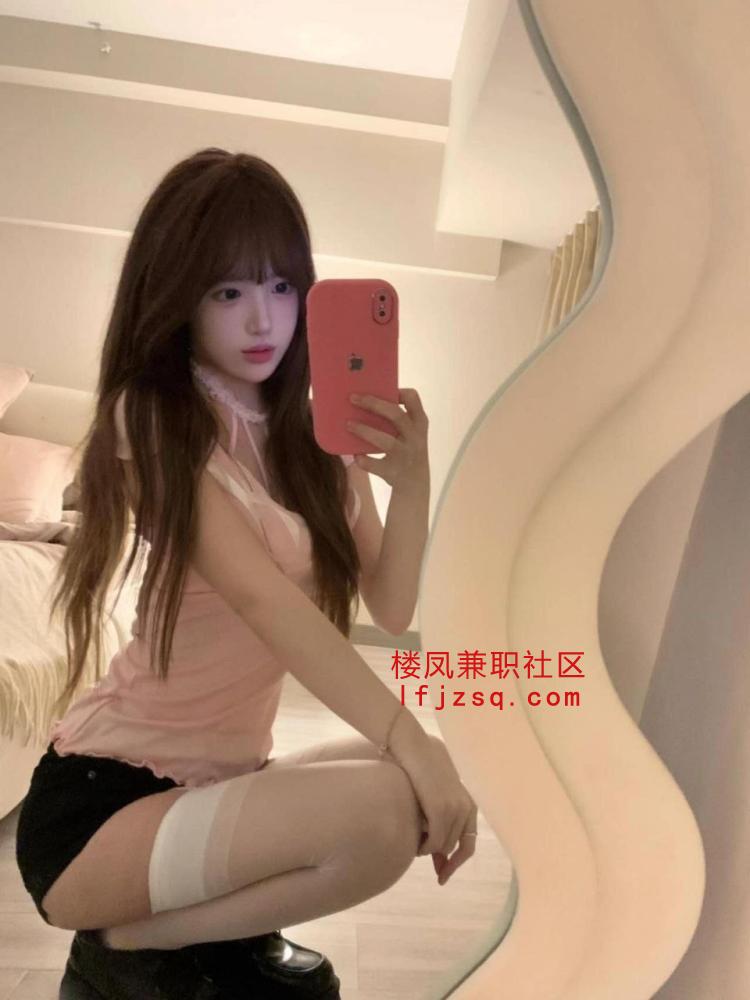 荆门美腿美足嫩妹QM