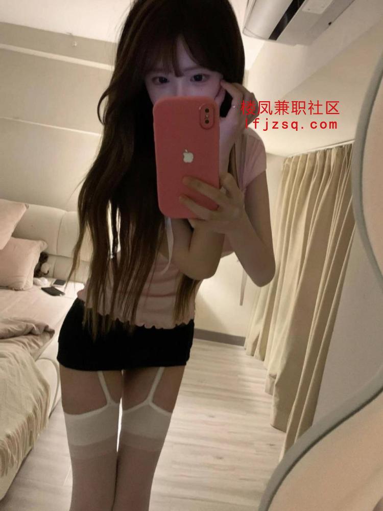荆门美腿美足嫩妹QM