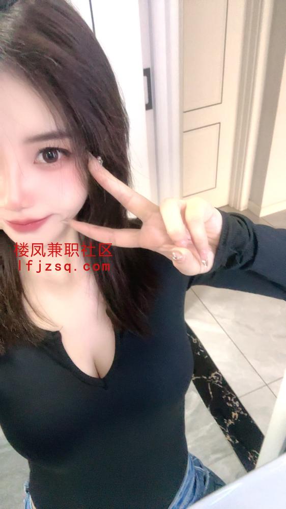义乌巨乳颜值妩媚老师