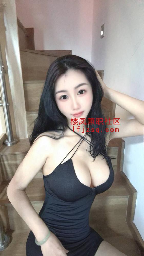 成都06年极品嫩妹蜜桃臀后入天花板