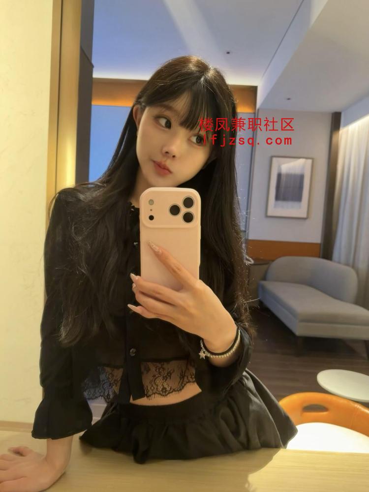 前凸后翘胸大易高潮粉嫩逼紧汁多激情上课