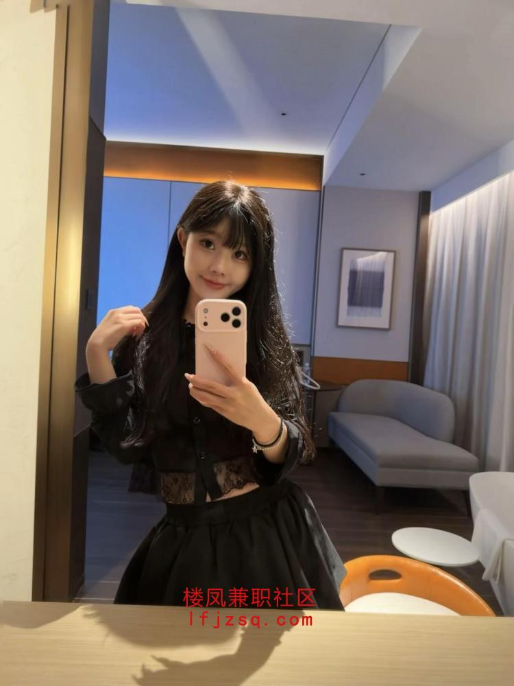 前凸后翘胸大易高潮粉嫩逼紧汁多激情上课