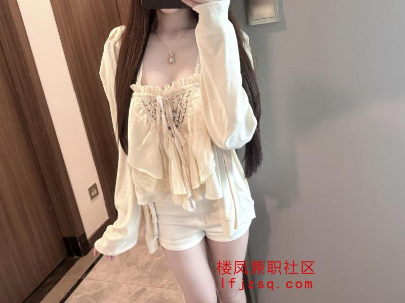 临沂性感大胸翘臀骚妹妹（可上门）