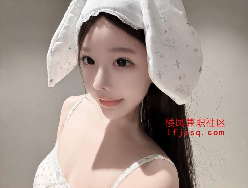 武汉制服黑丝诱惑妹按摩