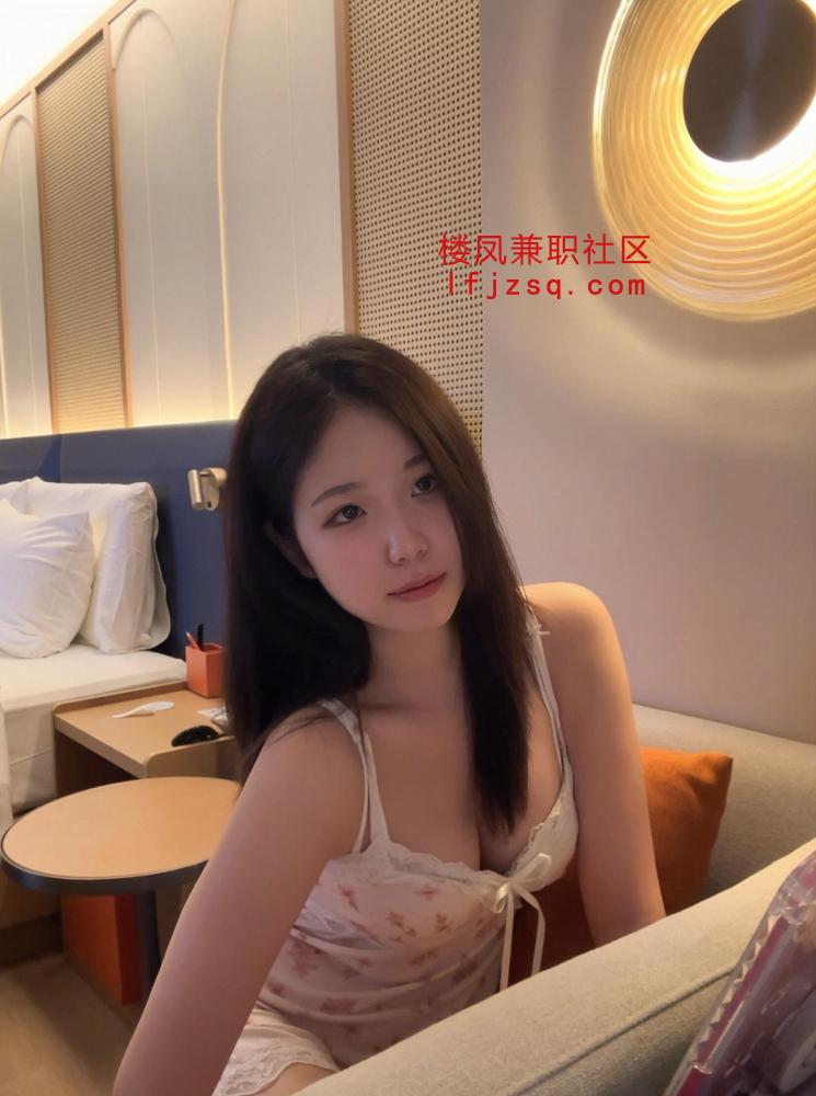 龙岗刚下海学生甜妹性格温柔迷情投入粉嫩桃穴
