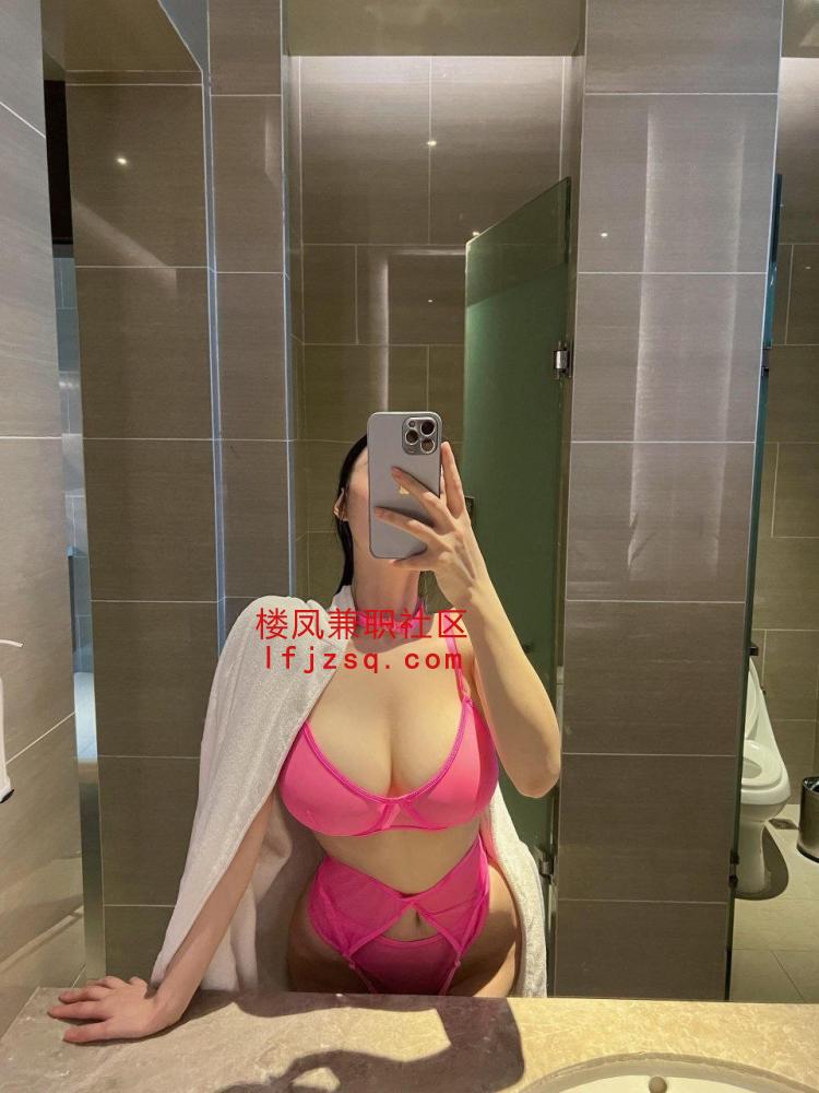 佛山大奶妹温柔体贴深喉技术一流