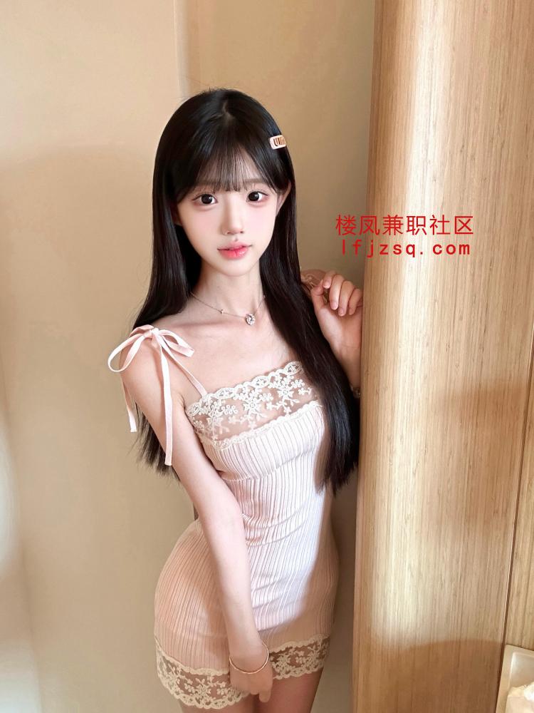 三点粉嫩风骚小嫩妹水多会喷