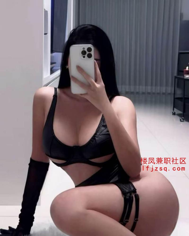 大奶汁多的风骚少妇
