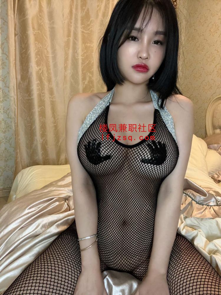 SM巨乳蜜桃臀少妇