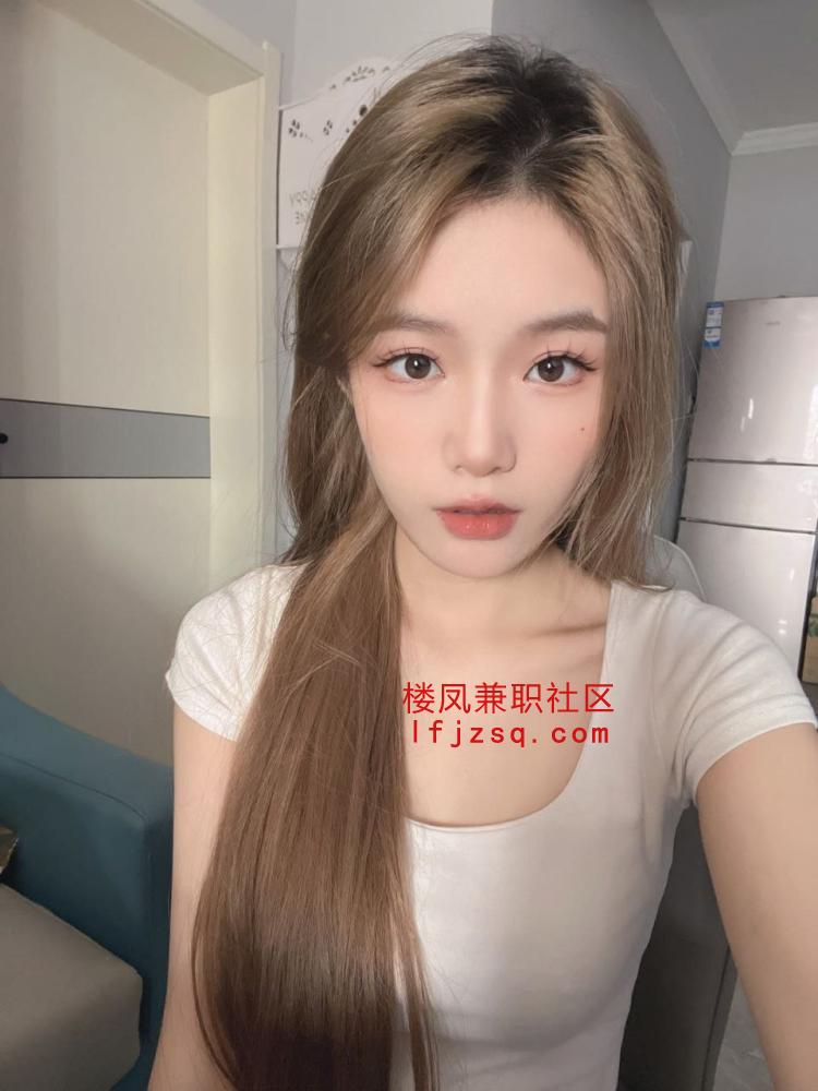 佛山非常棒的丰满颜值风骚小妹足交