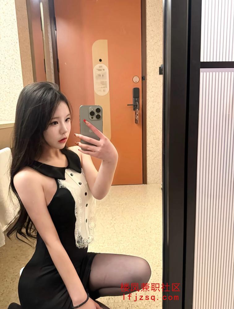 甜美系女孩逼逼很粉 口得好深