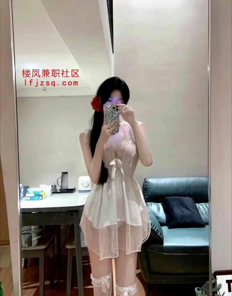 刚破处下海不久嫩妹又紧又粉