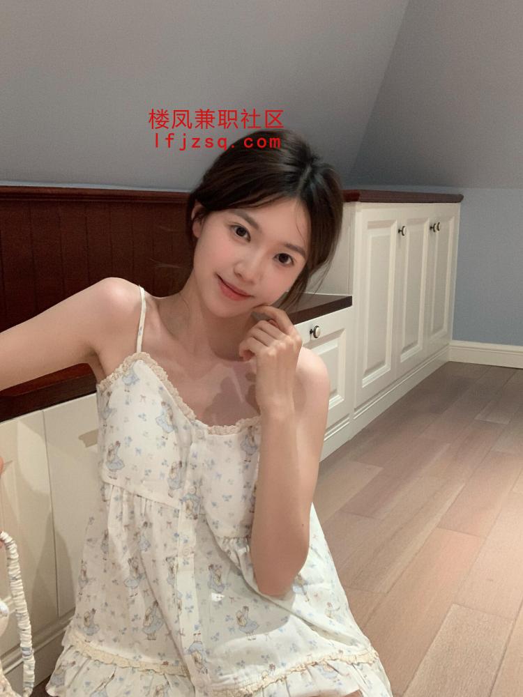 超热情的美女老师 小女友的感觉