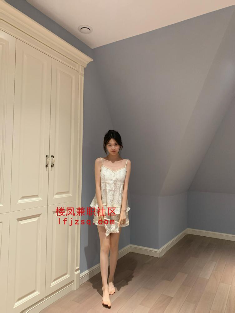 超热情的美女老师 小女友的感觉