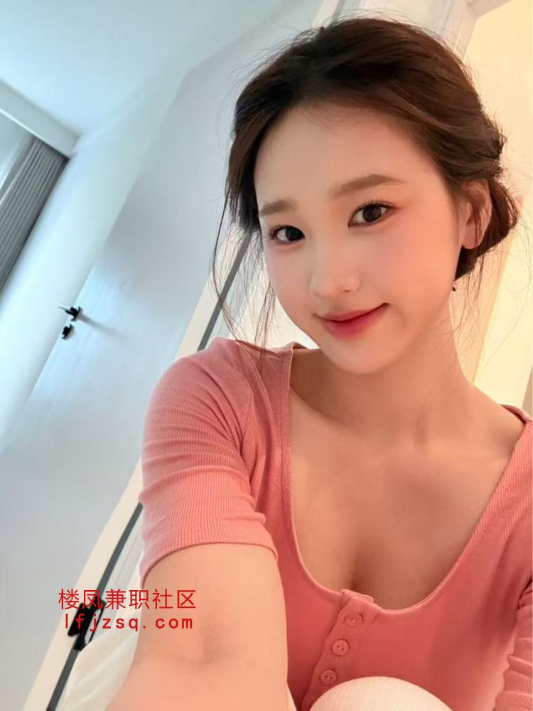 长发飘飘丝袜美腿御姐