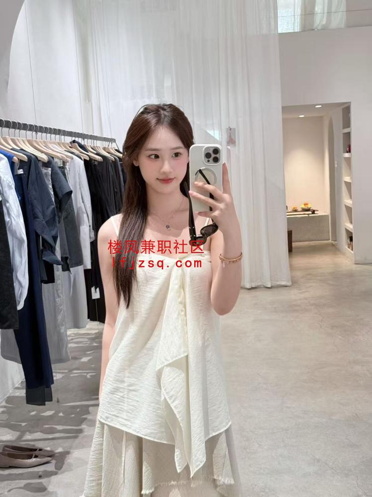 长发飘飘丝袜美腿御姐
