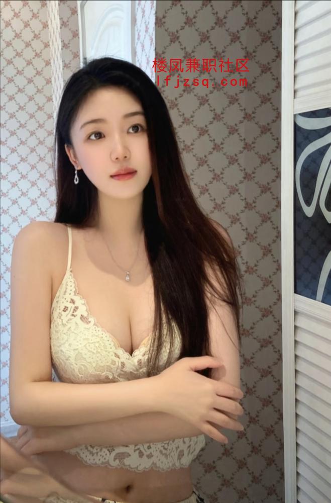台州极致黑丝销魂诱惑小骚货