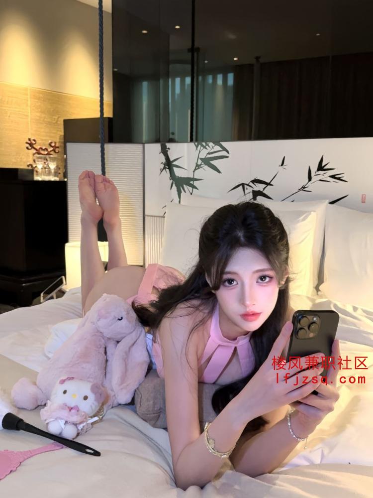 天津纯欲反差小妹，粉嫩迷人可调教的极品玩物