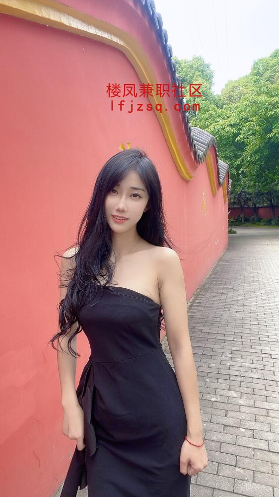 宝山精选尤物蜜桃臀逼嫩水又多可调教