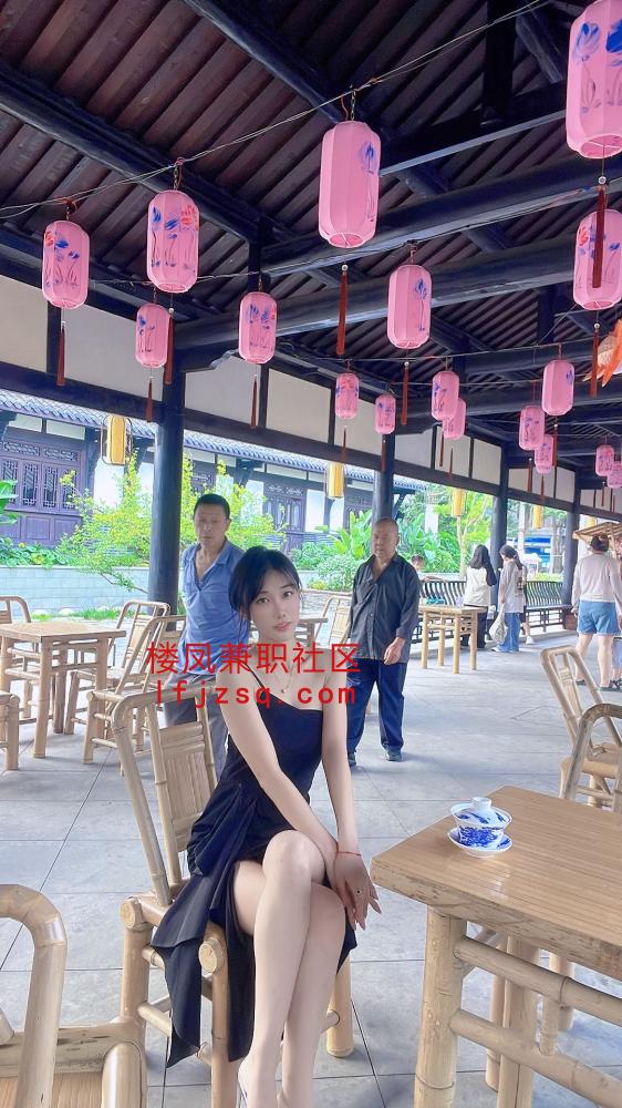宝山精选尤物蜜桃臀逼嫩水又多可调教