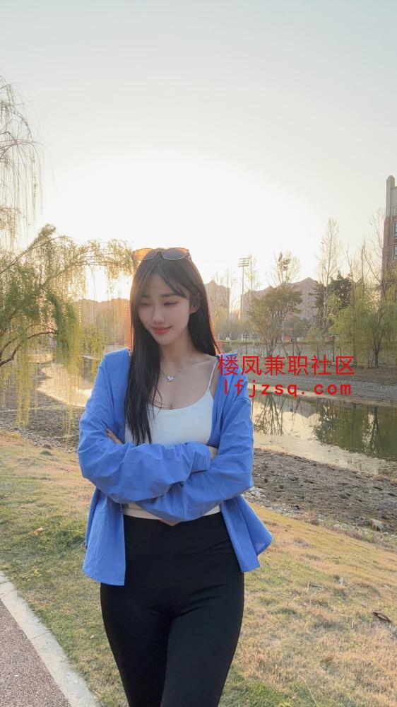 宝山精选尤物蜜桃臀逼嫩水又多可调教
