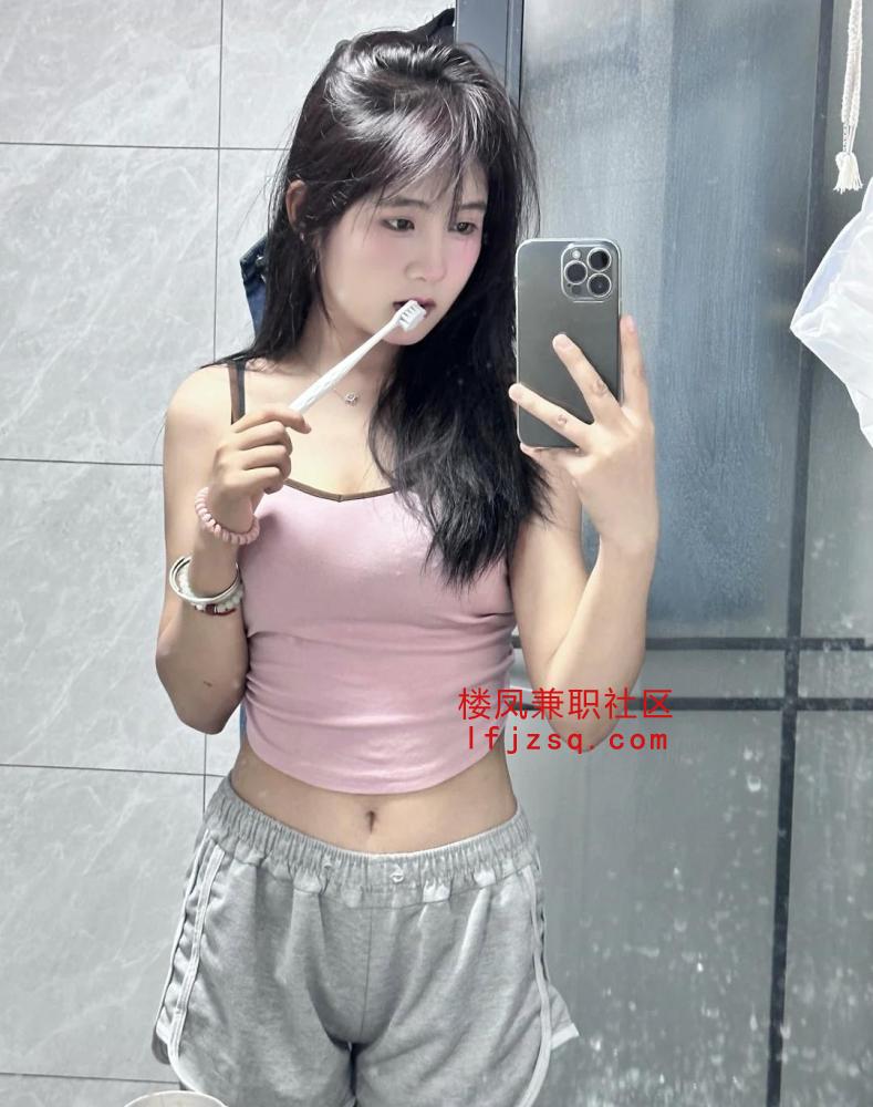单纯00后小妹身材御姐粉嫩多汁兼职