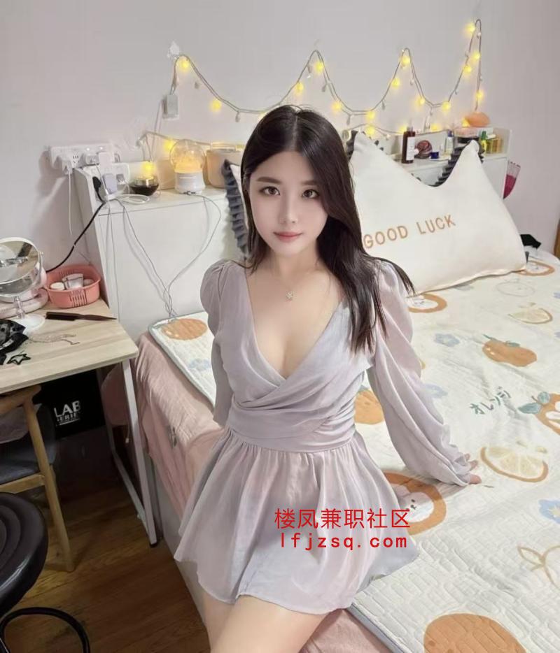 天津粉嫩多汁丰满大奶妹