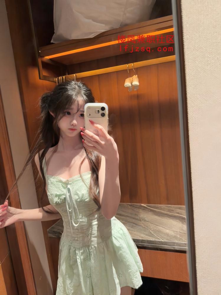两江兼职萌骚妹蜜桃臀口活好穴紧水多