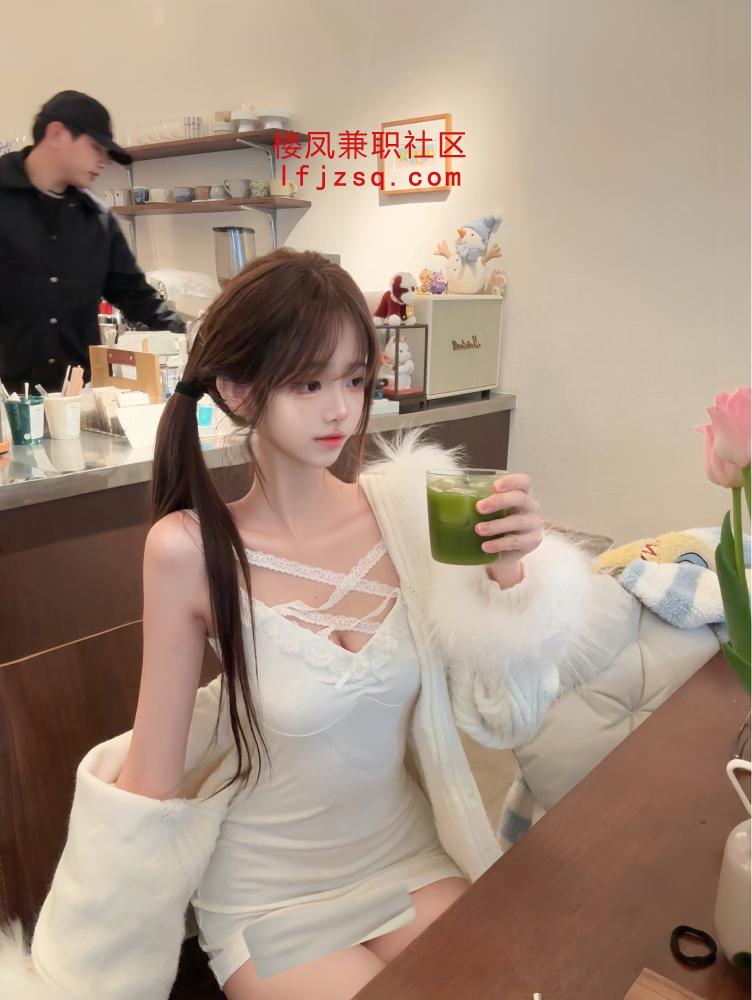 两江兼职萌骚妹蜜桃臀口活好穴紧水多