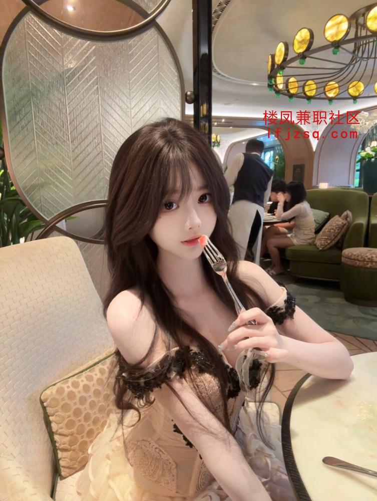 两江兼职萌骚妹蜜桃臀口活好穴紧水多