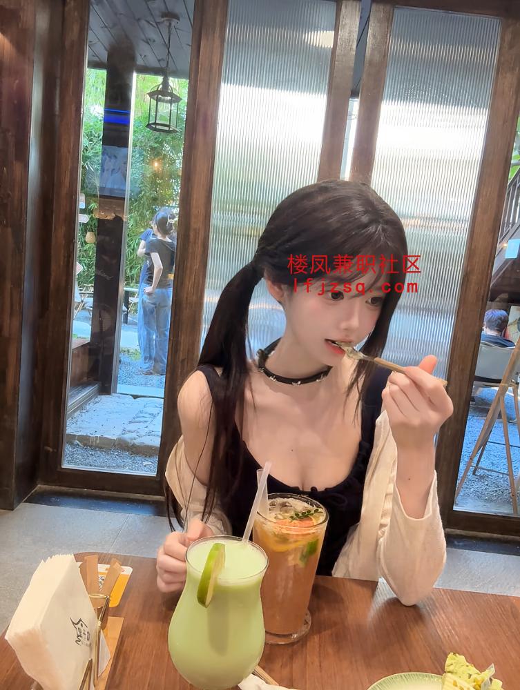 武侯反差甜妹下海兼职敏感体质水多易高潮