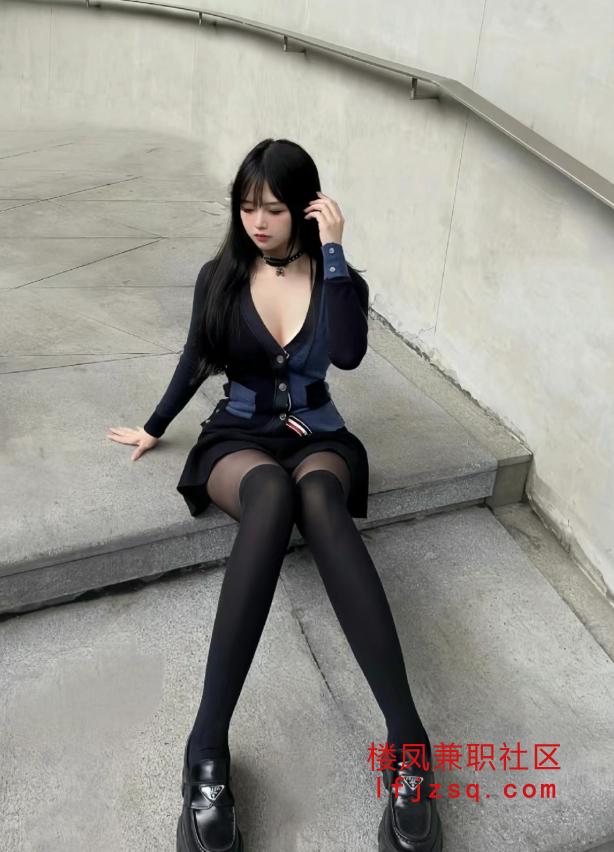 温柔体贴服务一流，性感爆乳，紧B水多