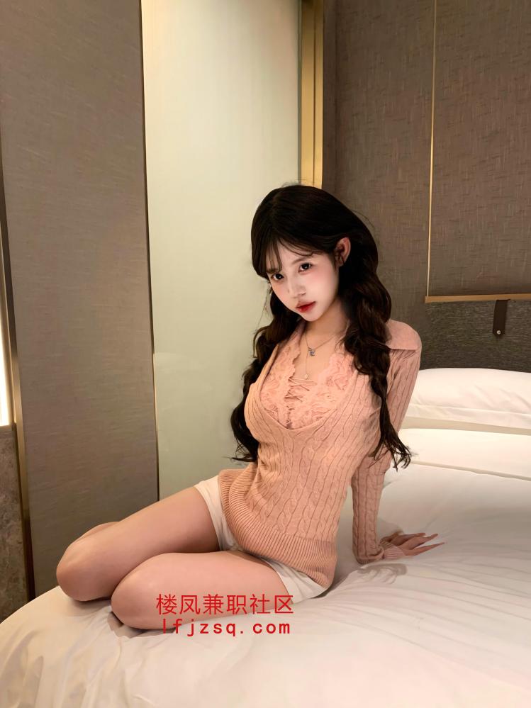 高颜值大长腿甜美妹子