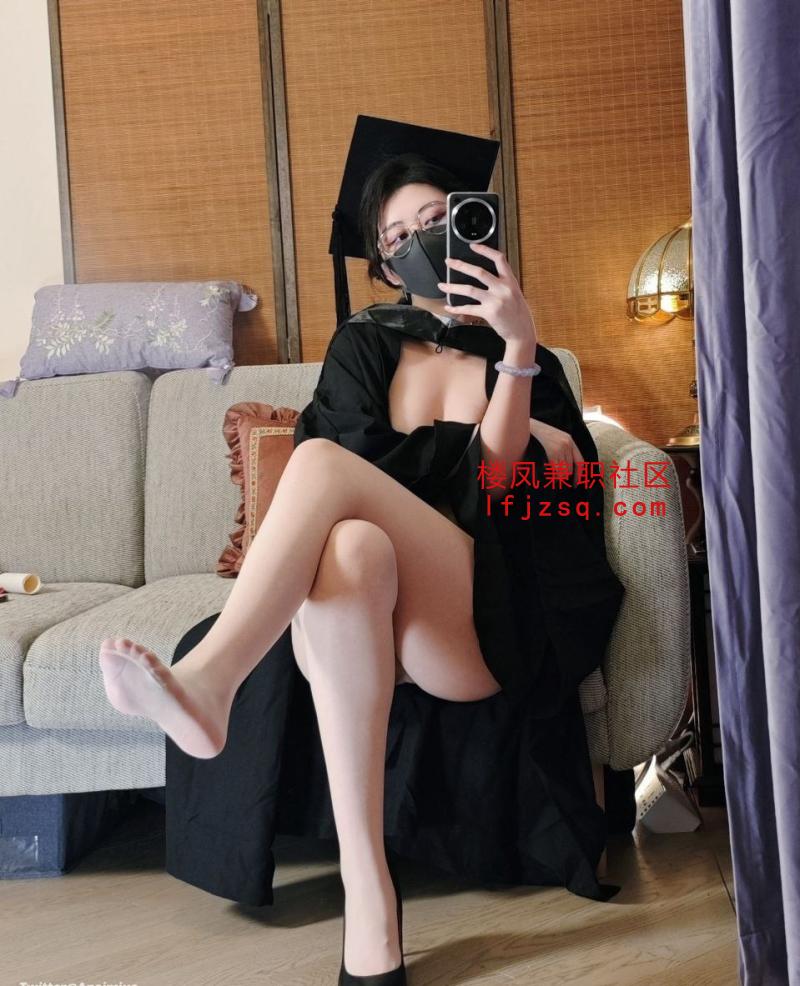 吕梁爱笑的美腿小姐姐