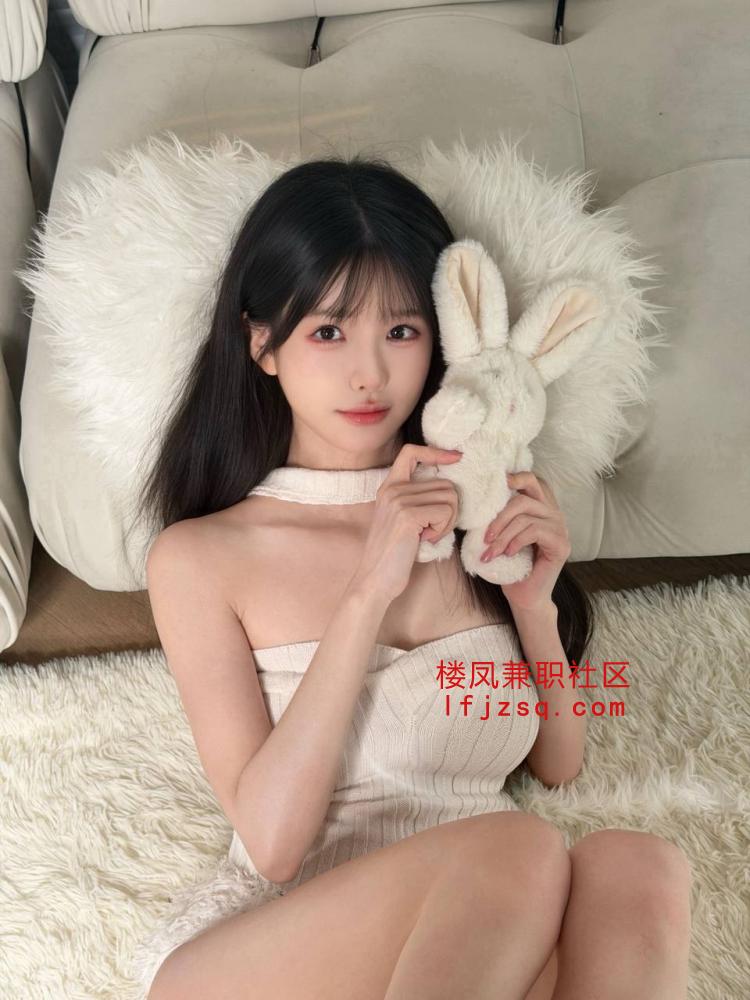 汕头蜂腰巨臀酒杯腿   长腿曼妙身姿摇拽