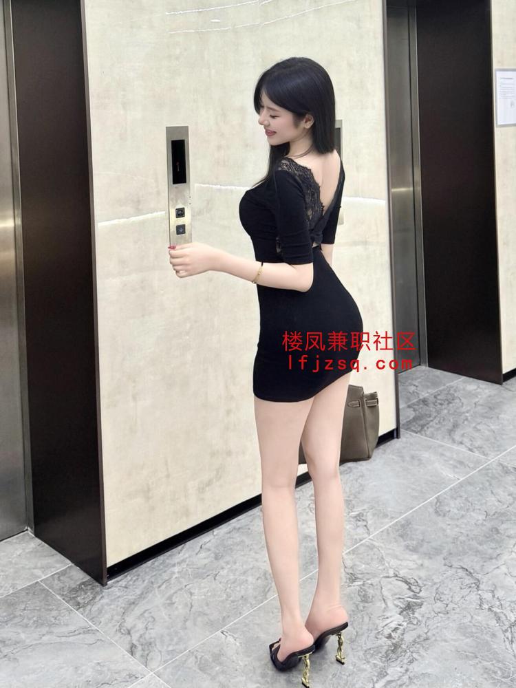 大胸蜜桃臀性感少妇