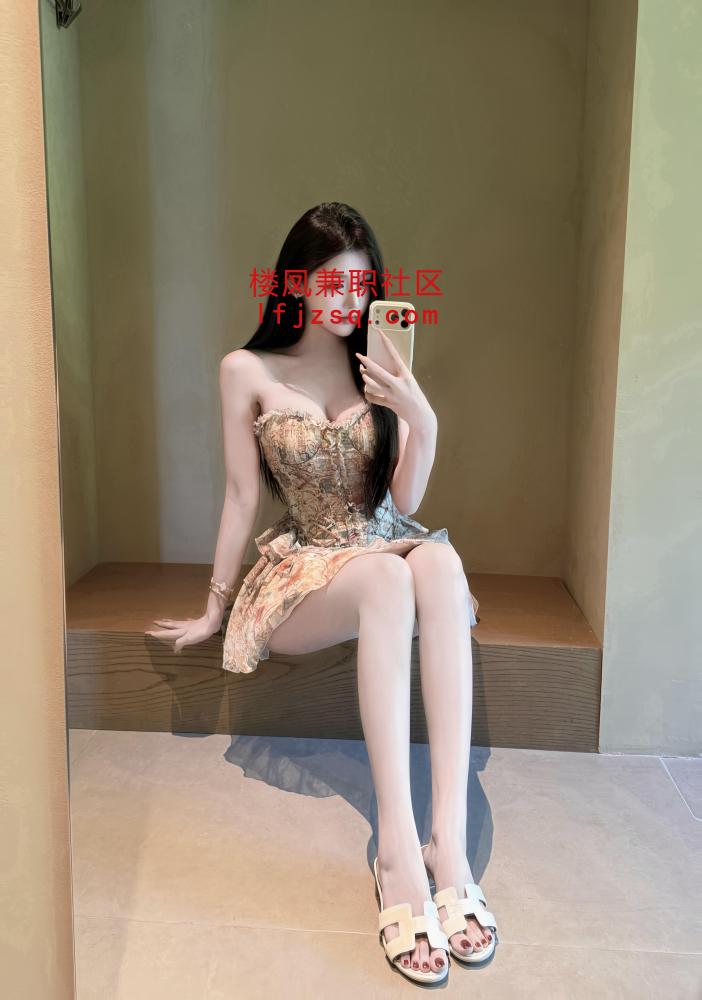 长腿大屁股熟女